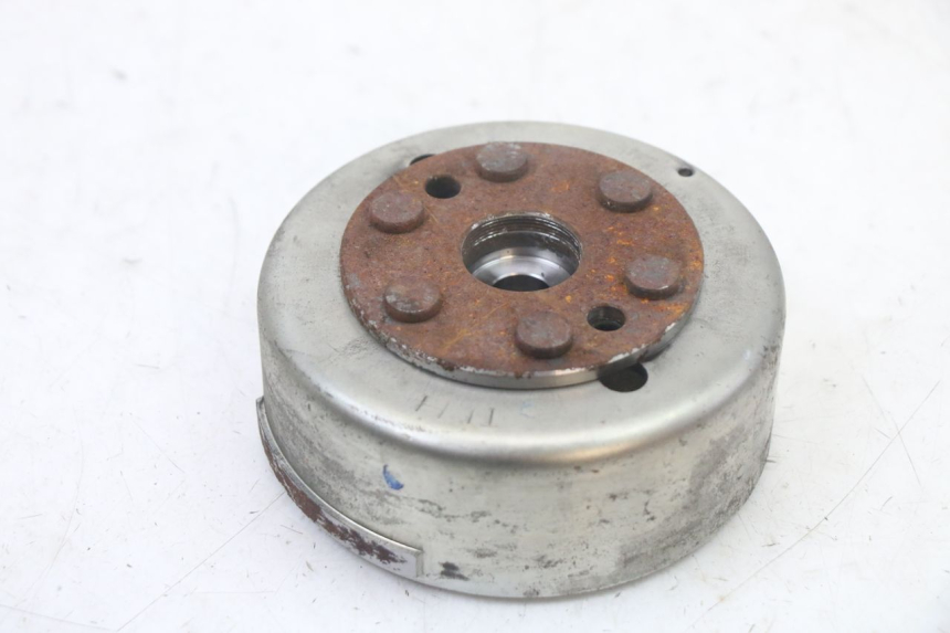 photo de ROTOR STATOR YAMAHA YP MAJESTY 125 (2007 - 2010) - Gros plan technique