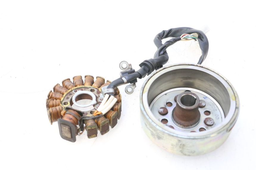 photo de ROTOR STATOR YAMAHA YP MAJESTY 125 (2002 - 2006) - Zoom composants