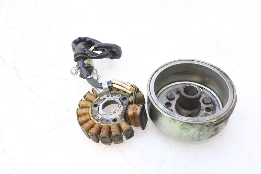 photo de ROTOR STATOR YAMAHA YP MAJESTY 125 (1998 - 2001) - Détails caractéristiques