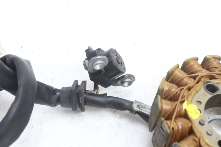 photo de ROTOR STATOR YAMAHA YP MAJESTY 125 (2007 - 2010) - Points de fixation