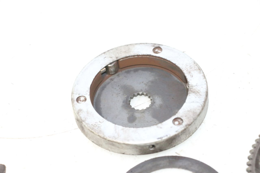 photo de ROUE LIBRE DEMARREUR KEEWAY RY6 2T 50 (2011 - 2019) - Gros plan technique