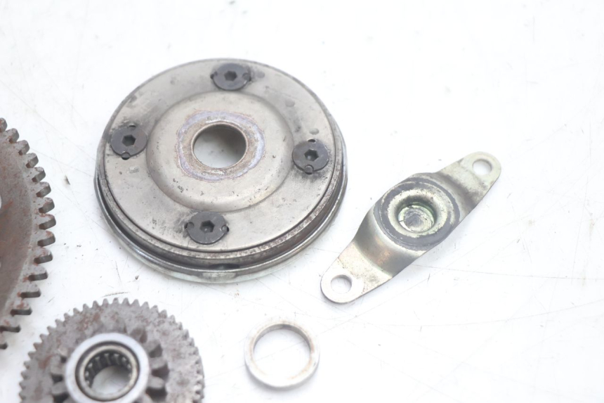 photo de ROUE LIBRE DEMARREUR PEUGEOT SATELIS 125 (2013 - 2018) - Autre angle de vue