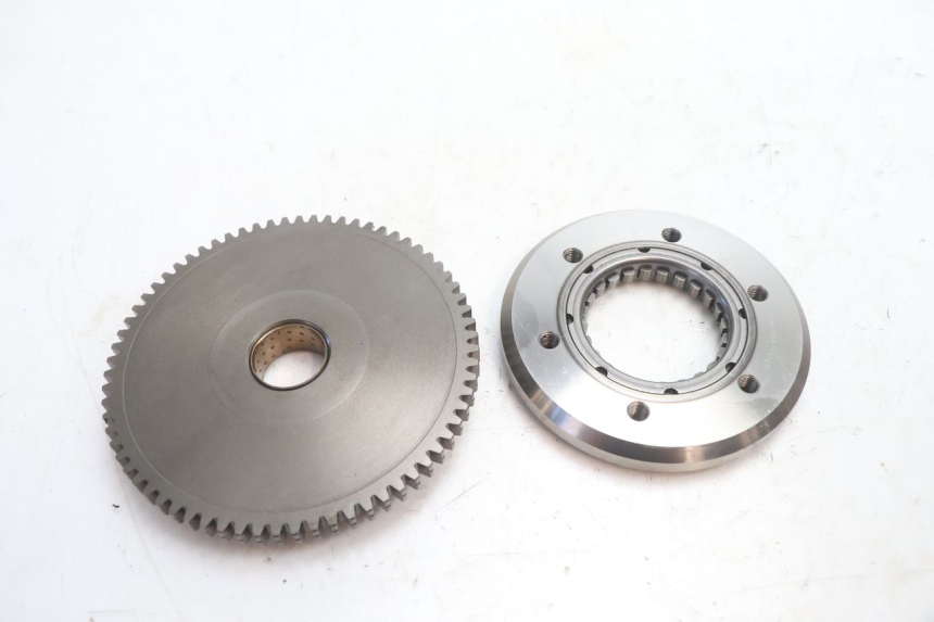 photo de ROUE LIBRE DEMARREUR SUZUKI SV S 650 (1999 - 2002) - Gros plan technique