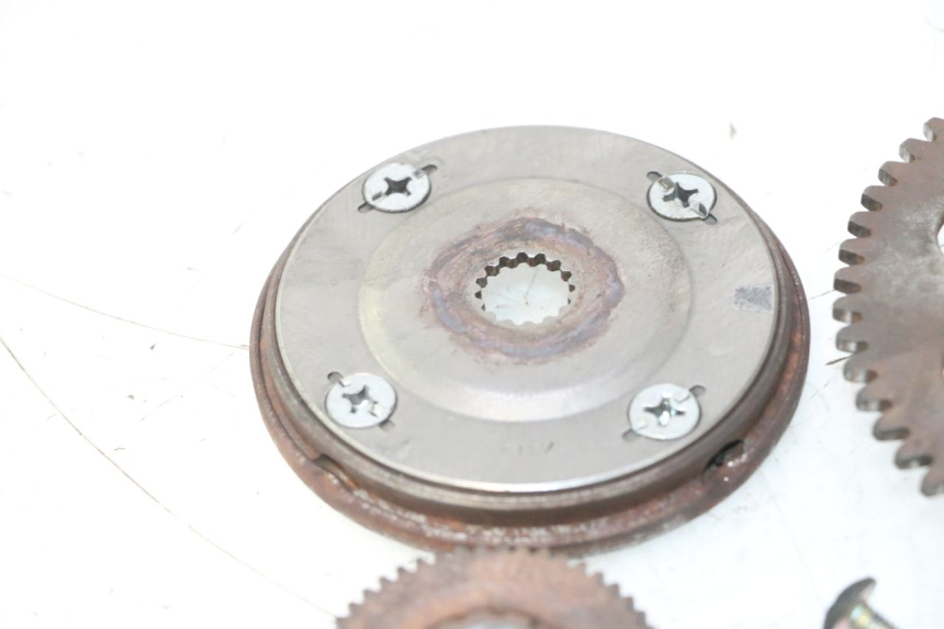photo de ROUE LIBRE DEMARREUR YAMAHA YP MAJESTY 125 (2007 - 2010) - Gros plan technique