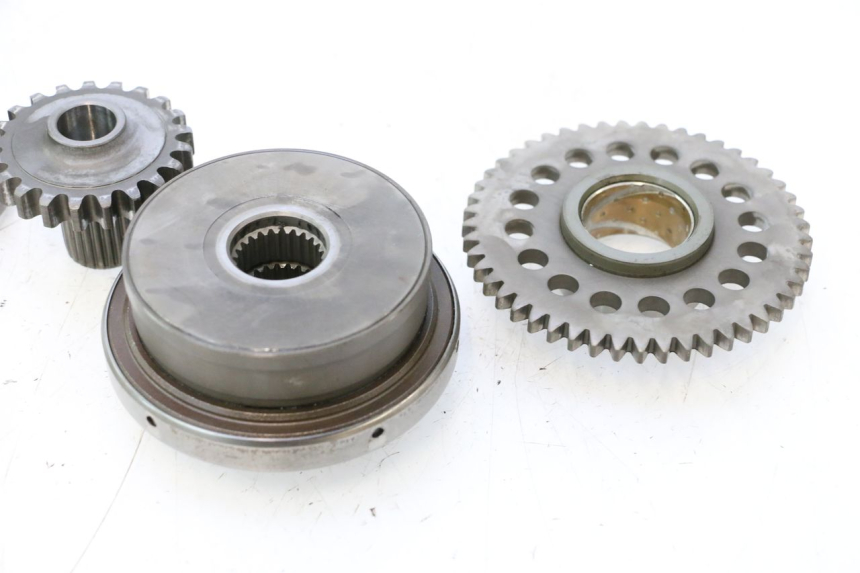 photo de ROUE LIBRE DEMARREUR YAMAHA YZF R GENESIS 750 (1993 - 1998) - Gros plan technique