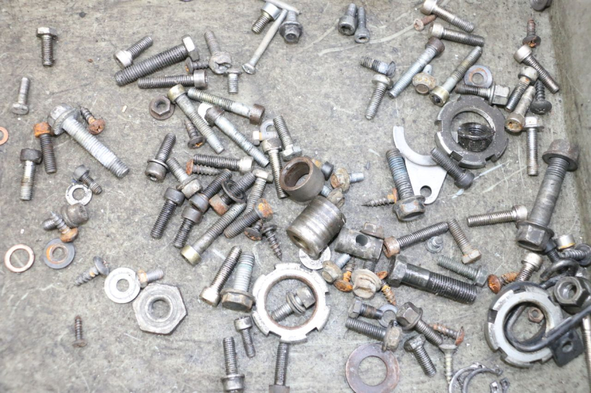 photo de SAC VISSERIE VIS MBK BOOSTER SPIRIT NAKED 50 (2004 - 2017) - Détail de la pièce