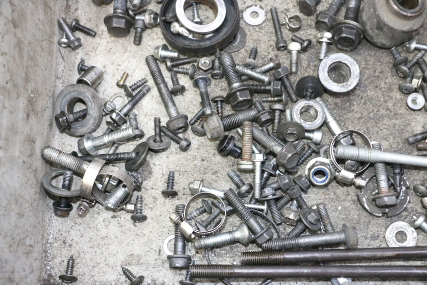 photo de SAC VISSERIE VIS SUZUKI BURGMAN 125 (2007 - 2014)