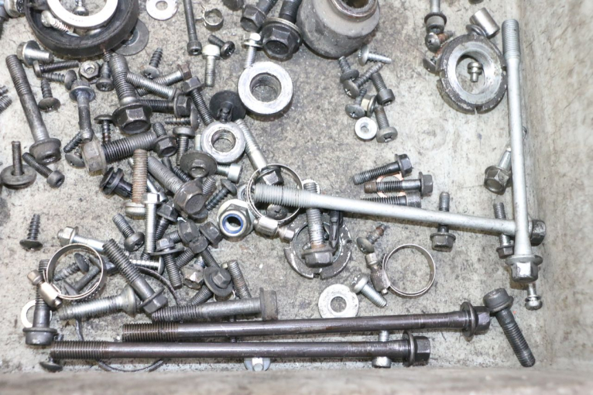 photo de SAC VISSERIE VIS SUZUKI BURGMAN 125 (2007 - 2014)