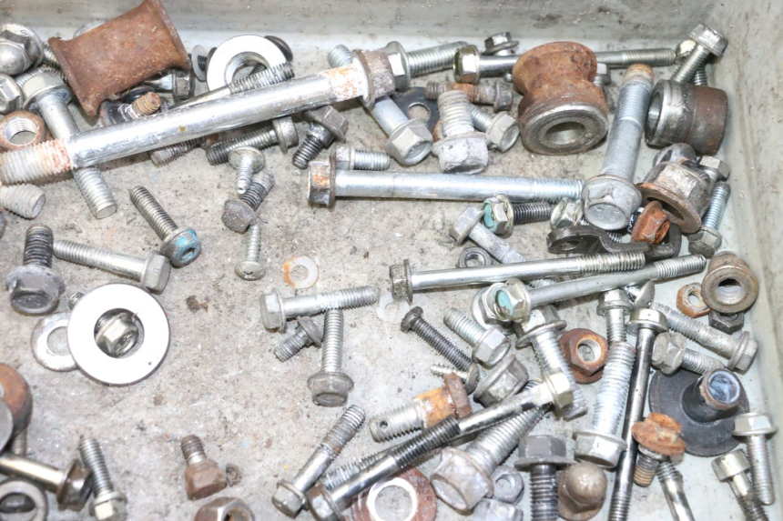 photo de SAC VISSERIE VIS HONDA CBF 125 (2009 - 2015)