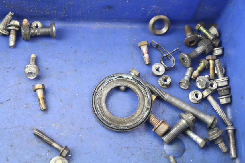 photo de SAC VISSERIE VIS HONDA CRF CR-F 450 (2001 - 2005)
