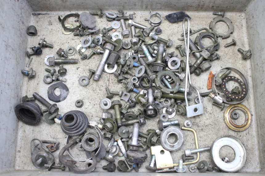 photo de SAC VISSERIE VIS YAMAHA CYGNUS X INJECTION 125 (2007 - 2013)