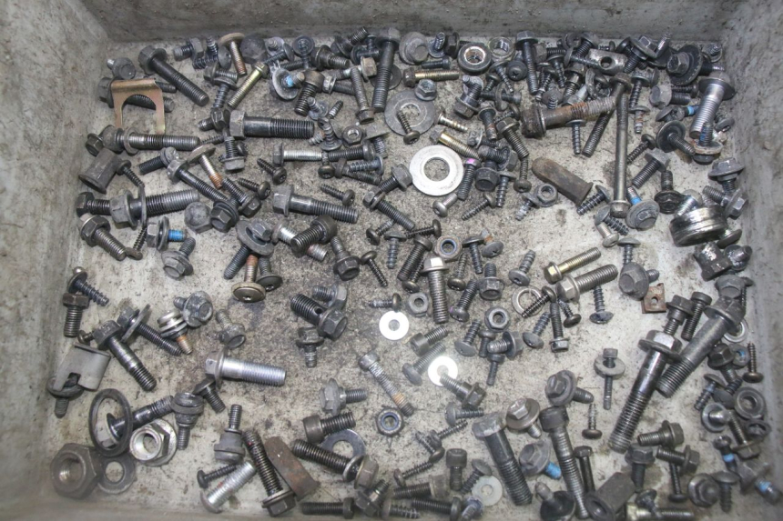 photo de SAC VISSERIE VIS YAMAHA CYGNUS X INJECTION 125 (2007 - 2013)