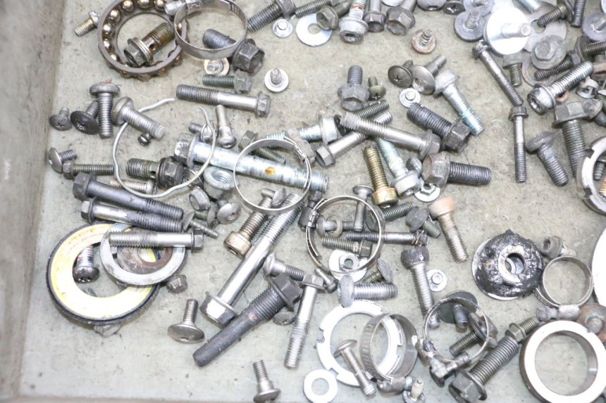 photo de SAC VISSERIE VIS SUZUKI DL V STROM 1000 (2002 - 2007) - Autre angle de vue