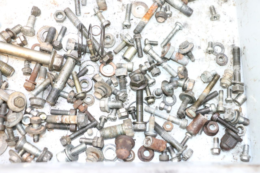 photo de SAC VISSERIE VIS SUZUKI DR S 600 (1985 - 1989) - Vue d’ensemble