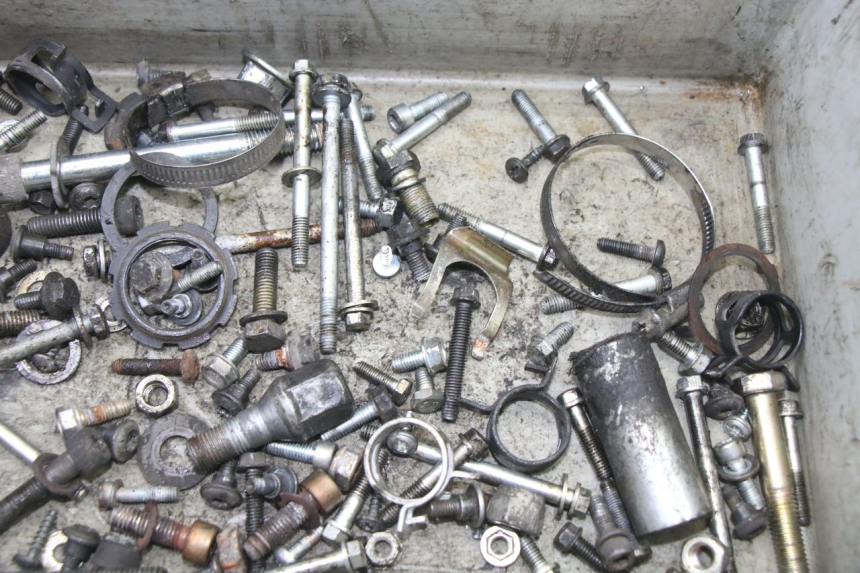 photo de SAC VISSERIE VIS PEUGEOT ELYSEO 125 (1999 - 2004)