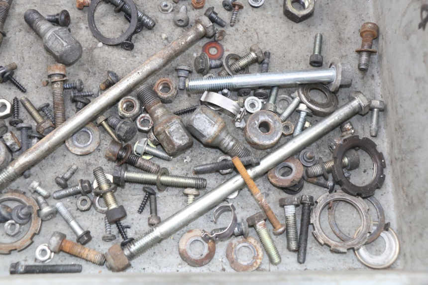 photo de SAC VISSERIE VIS PEUGEOT ELYSTAR 125 (2002 - 2007)