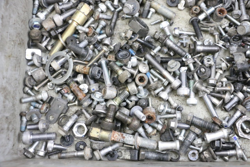 photo de SAC VISSERIE VIS YAMAHA FJR ABS 1300 (2006 - 2012) - Autre angle de vue