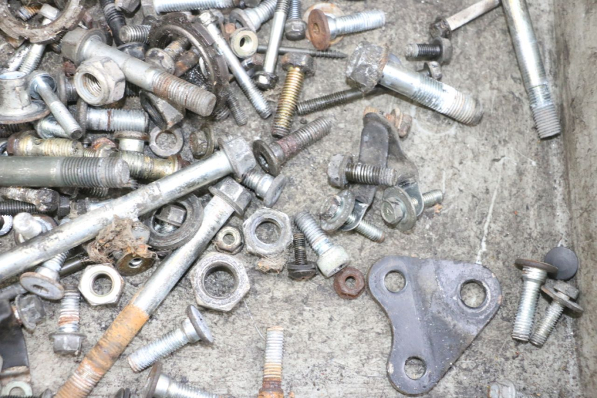 photo de SAC VISSERIE VIS KAWASAKI GPX R WARBIRD 600 (1988 - 1993) - Gros plan technique