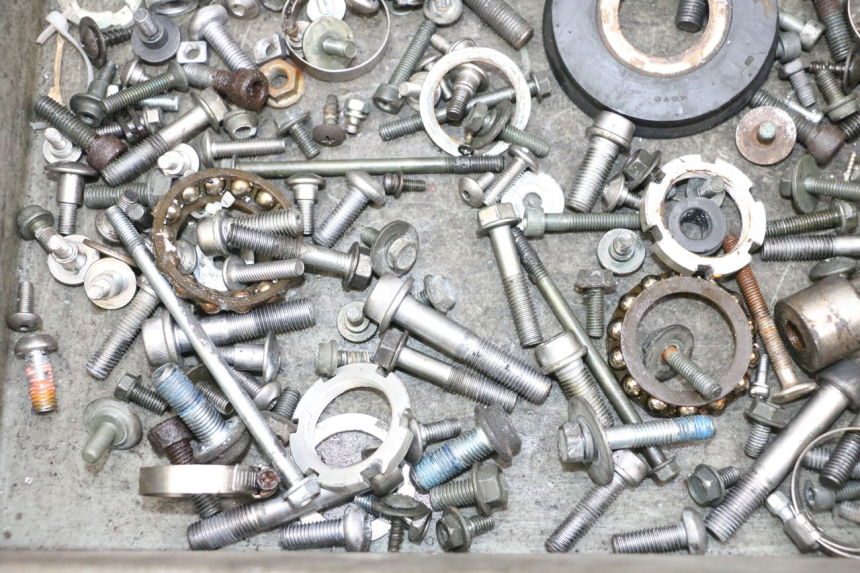 photo de SAC VISSERIE VIS SUZUKI GSXR GSX-R 1000 (2003 - 2004) - Autre angle de vue