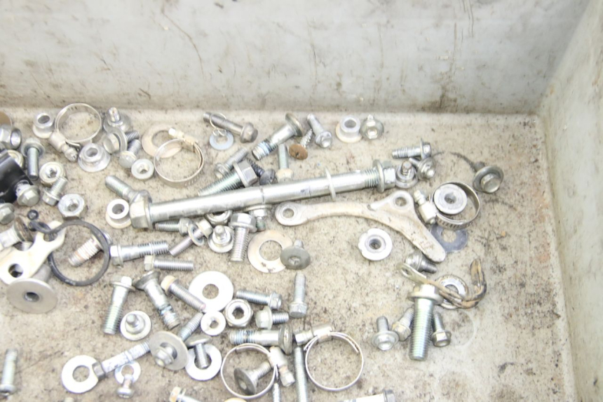 photo de SAC VISSERIE VIS HONDA CRF 250 (2010 - 2013)