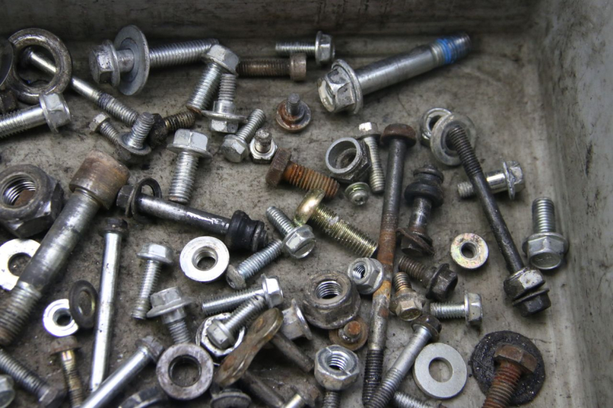 photo de SAC VISSERIE VIS HONDA XR L 125 (2003 - 2007)
