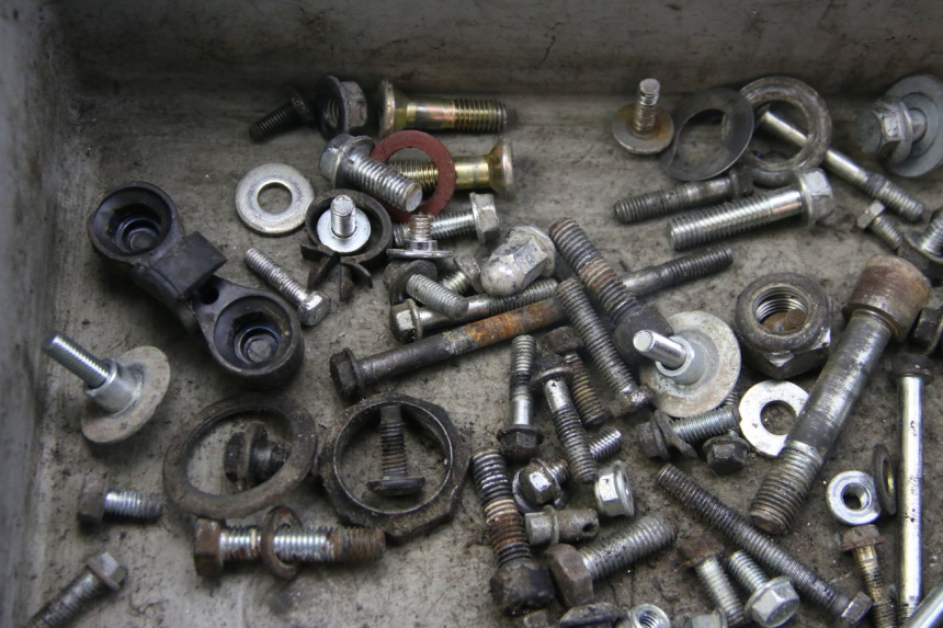 photo de SAC VISSERIE VIS HONDA XR L 125 (2003 - 2007)