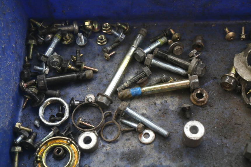 photo de Bag of screws and bolts SYM JET EURO X 2T 50 (2003 - 2007) - Zoom état d’usage