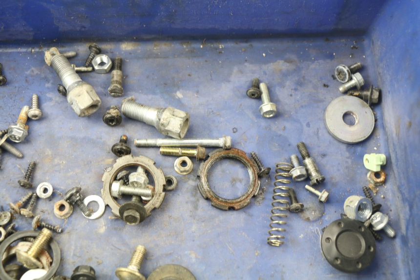 photo de SAC VISSERIE VIS PEUGEOT JET FORCE CARBU 50 (2003 - 2016)