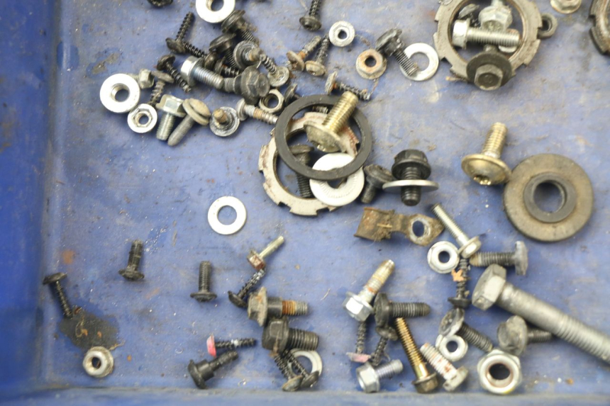 photo de SAC VISSERIE VIS PEUGEOT JET FORCE CARBU 50 (2003 - 2016)