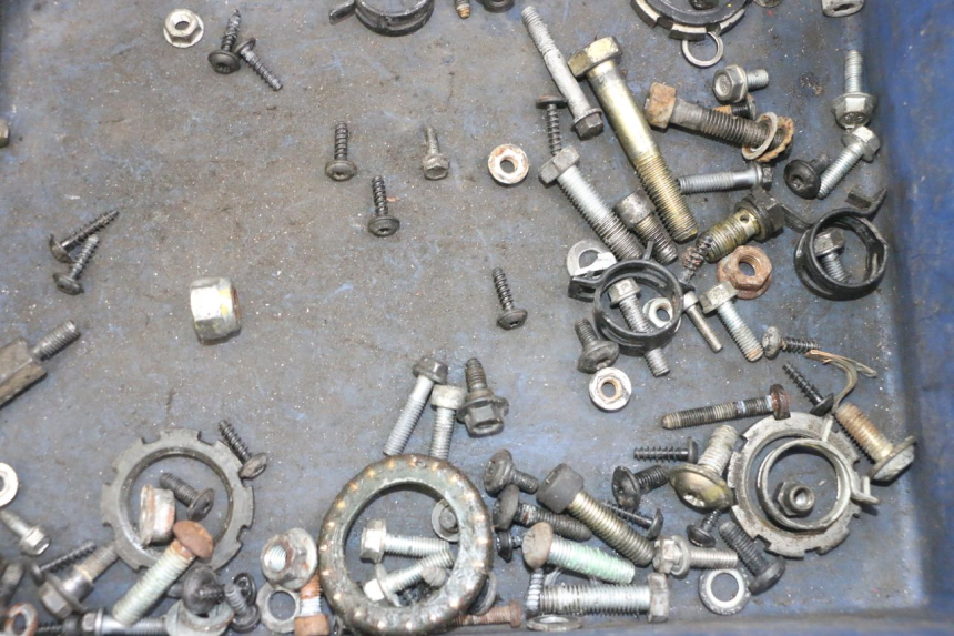 photo de SAC VISSERIE VIS PEUGEOT JET FORCE CARBU 50 (2003 - 2016)
