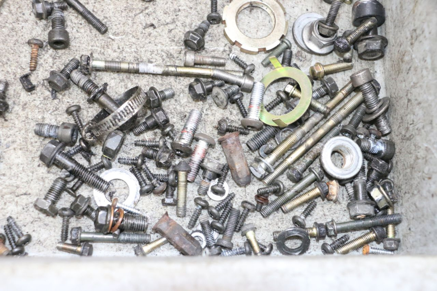 photo de SAC VISSERIE VIS PEUGEOT KISBEE 2T 50 (2010 - 2017) - Gros plan technique