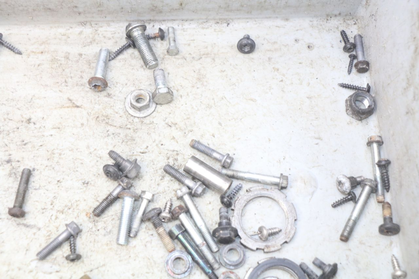 photo de SAC VISSERIE VIS PEUGEOT LUDIX BLASTER 50 (2006 - 2014)