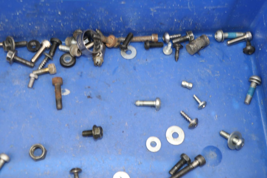 photo de SAC VISSERIE VIS MBK BOOSTER SPIRIT NAKED 50 (2004 - 2017)