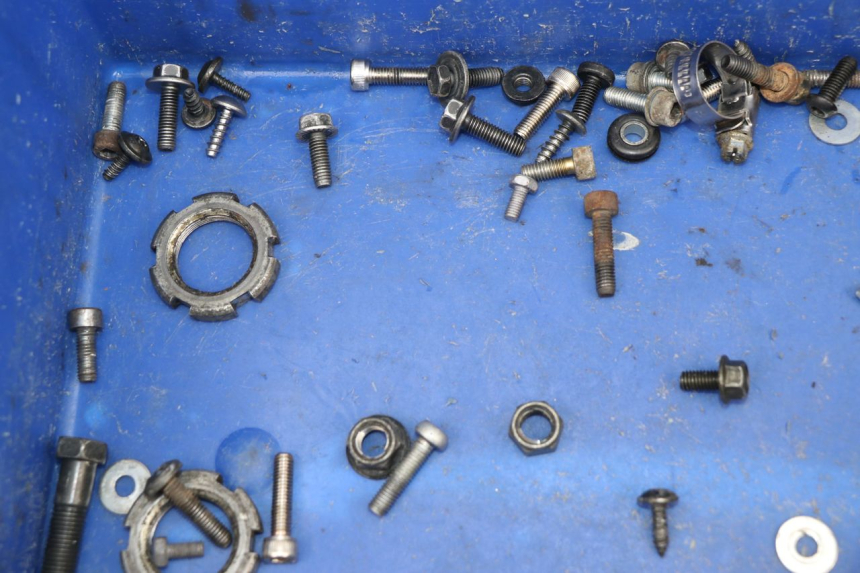 photo de SAC VISSERIE VIS MBK BOOSTER SPIRIT NAKED 50 (2004 - 2017)