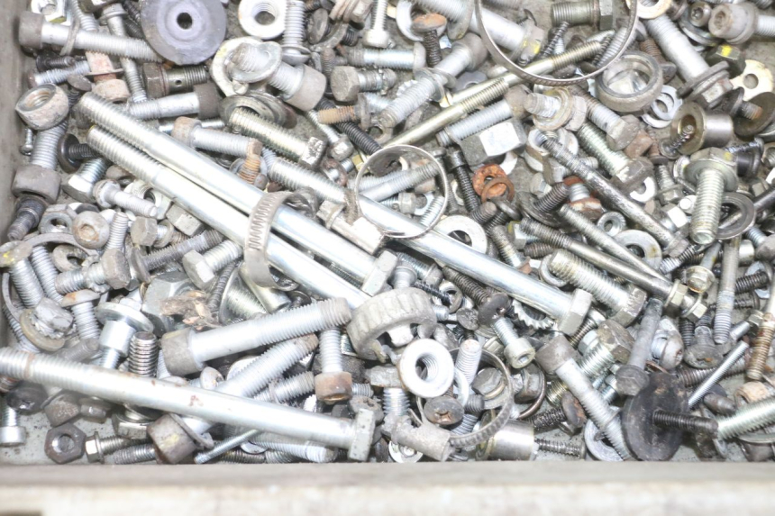 photo de SAC VISSERIE VIS PIAGGIO MP3 LT 300 (2010 - 2016) - Autre angle de vue