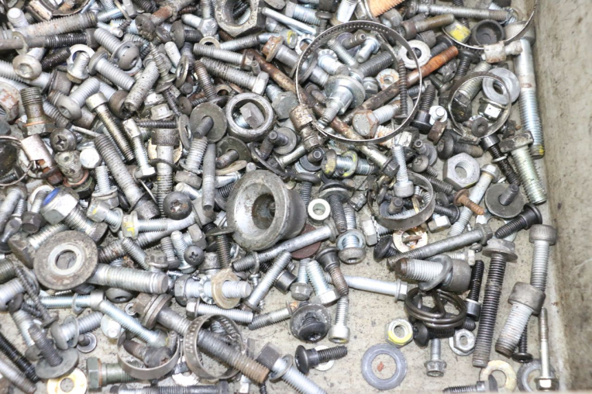 photo de SAC VISSERIE VIS PIAGGIO MP3 LT 300 (2010 - 2016) - Détail de la pièce