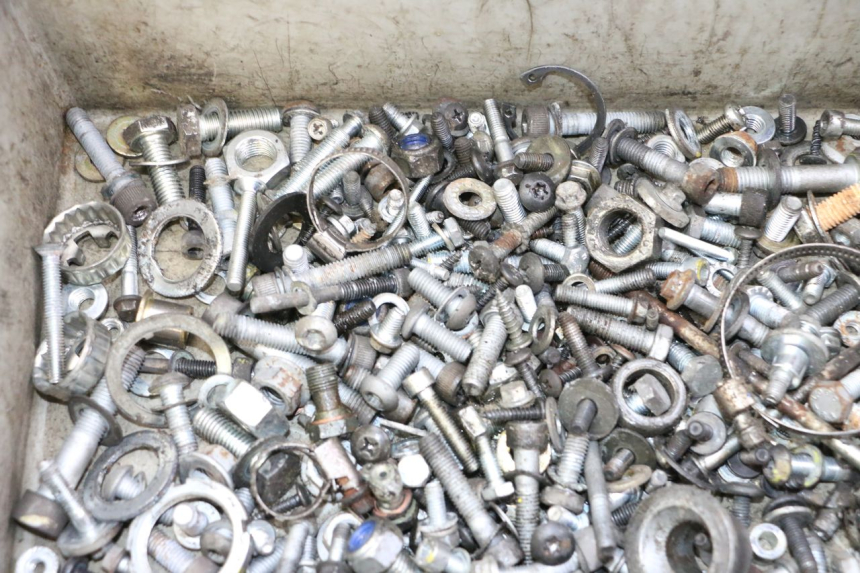 photo de SAC VISSERIE VIS PIAGGIO MP3 LT 300 (2010 - 2016) - Autre angle de vue