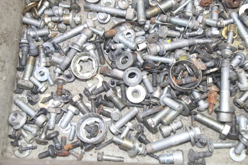 photo de SAC VISSERIE VIS PIAGGIO MP3 LT 400 (2007 - 2012) - Autre angle de vue