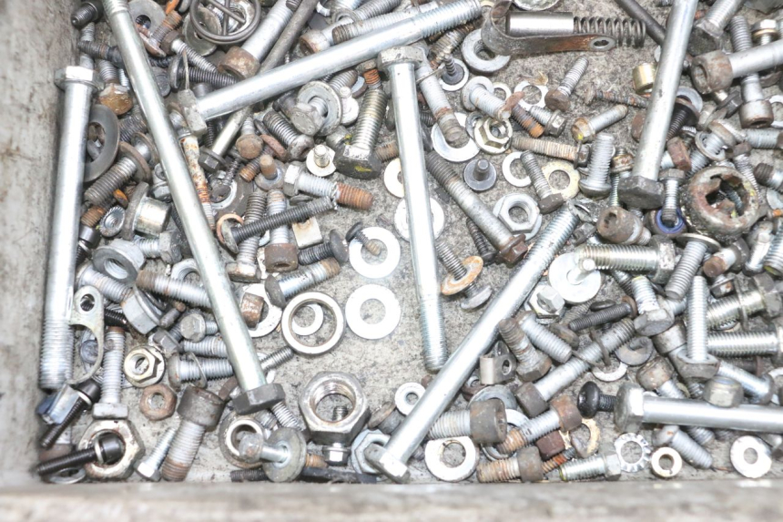 photo de SAC VISSERIE VIS PIAGGIO MP3 RL 250 (2007 - 2010) - Autre angle de vue