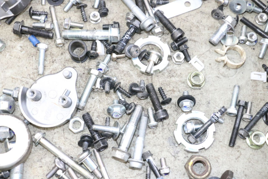 photo de SAC VISSERIE VIS YAMAHA NEO'S CORE 1 (2022 - 2026) - Détail de la pièce