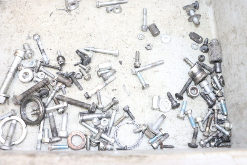 photo de SAC VISSERIE VIS PIAGGIO NEW TYPHOON 50 (2018 - 2021) - Détail de la pièce