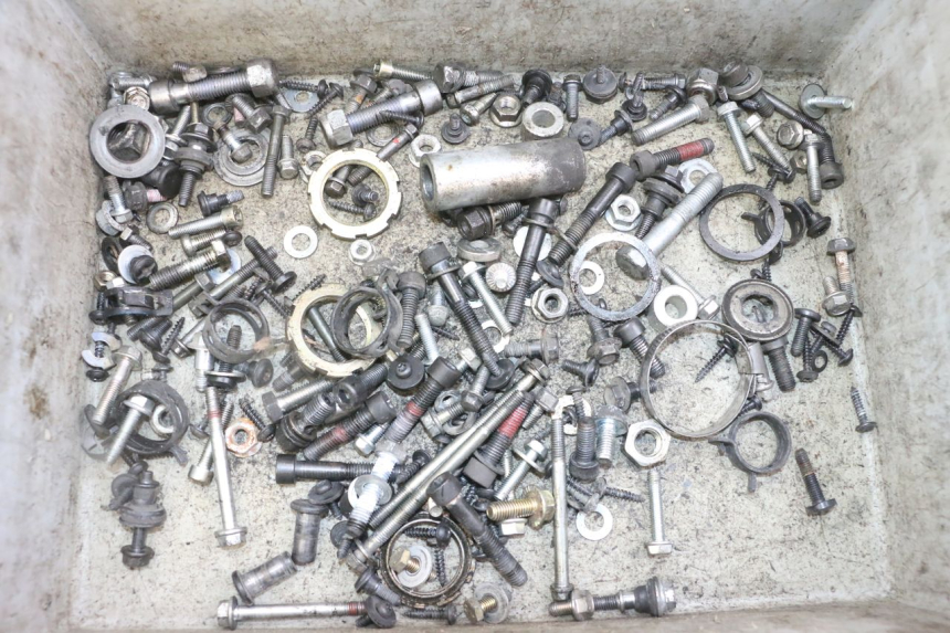 photo de SAC VISSERIE VIS PEUGEOT SATELIS 125 (2013 - 2018)