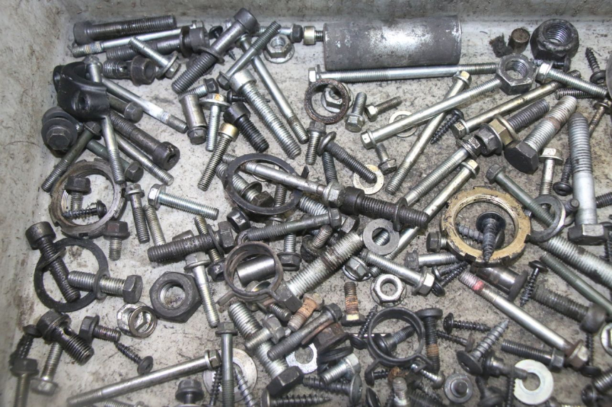 photo de SAC VISSERIE VIS PEUGEOT SATELIS 125 (2013 - 2018)