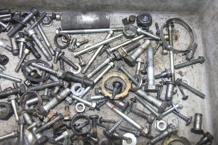 photo de SAC VISSERIE VIS PEUGEOT SATELIS 125 (2013 - 2018)