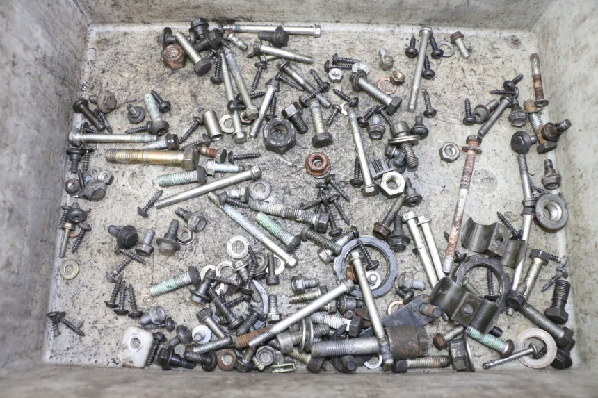 photo de SAC VISSERIE VIS PEUGEOT SATELIS 125 (2006 - 2009)