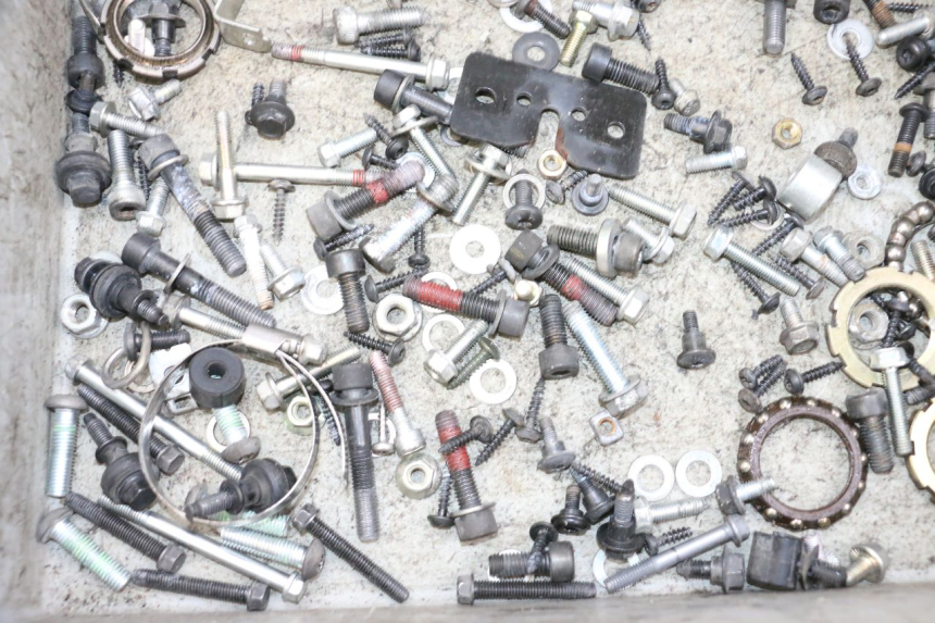 photo de SAC VISSERIE VIS PEUGEOT SATELIS 125 (2013 - 2018) - Autre angle de vue