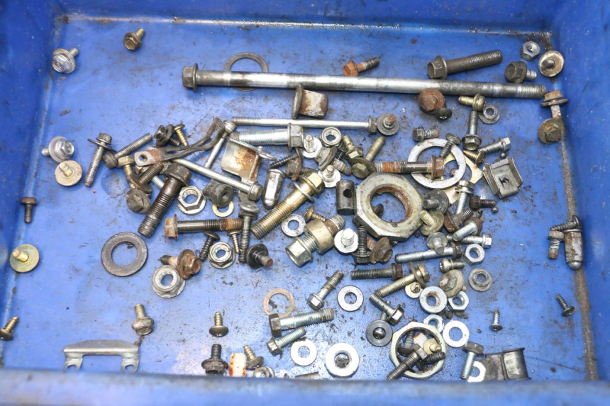 photo de SAC VISSERIE VIS HONDA SCV LEAD 100 (2003 - 2007) - Détail de la pièce