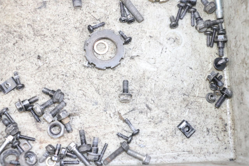 photo de SAC VISSERIE VIS PEUGEOT SPEEDFIGHT 4 4T EFI 50 (2021 - 2025) - Gros plan technique