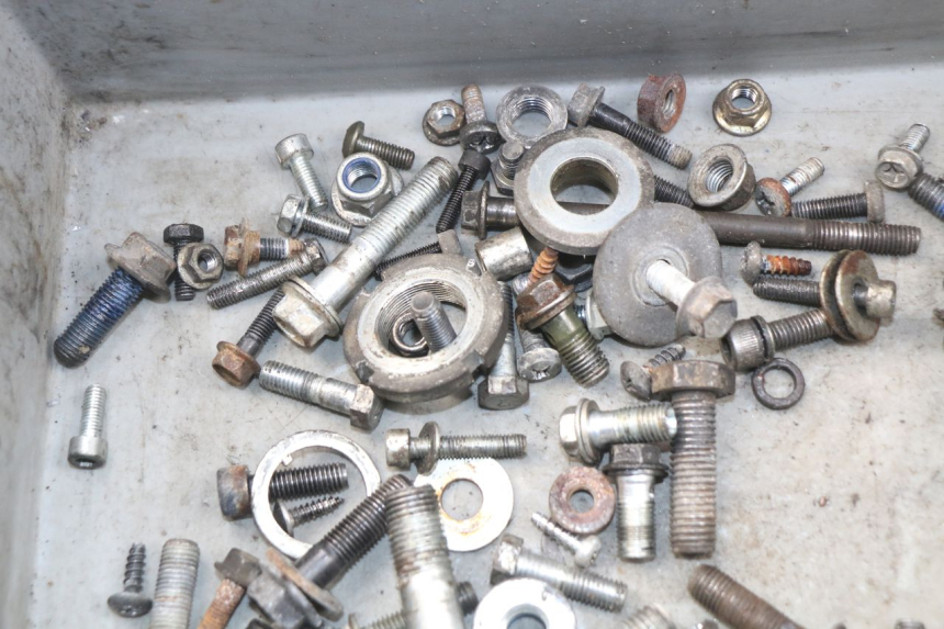 photo de SAC VISSERIE VIS SUZUKI BURGMAN 125 (2007 - 2014)