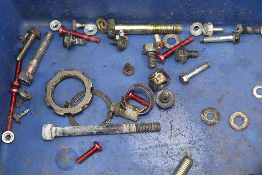 photo de SAC VISSERIE VIS PEUGEOT TREKKER 50 (1998 - 2004)